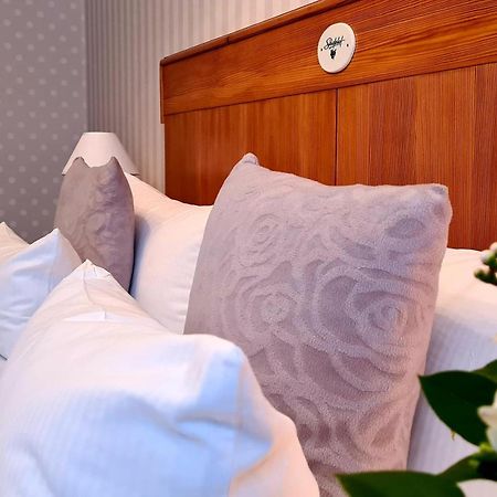 Hotel Schieferhof - Glaslust ノイウハウス・アム・レンヴェーク エクステリア 写真