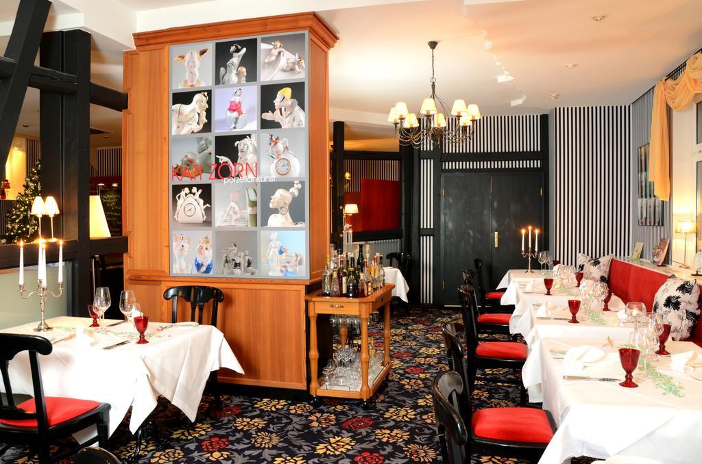 Hotel Schieferhof - Glaslust ノイウハウス・アム・レンヴェーク エクステリア 写真