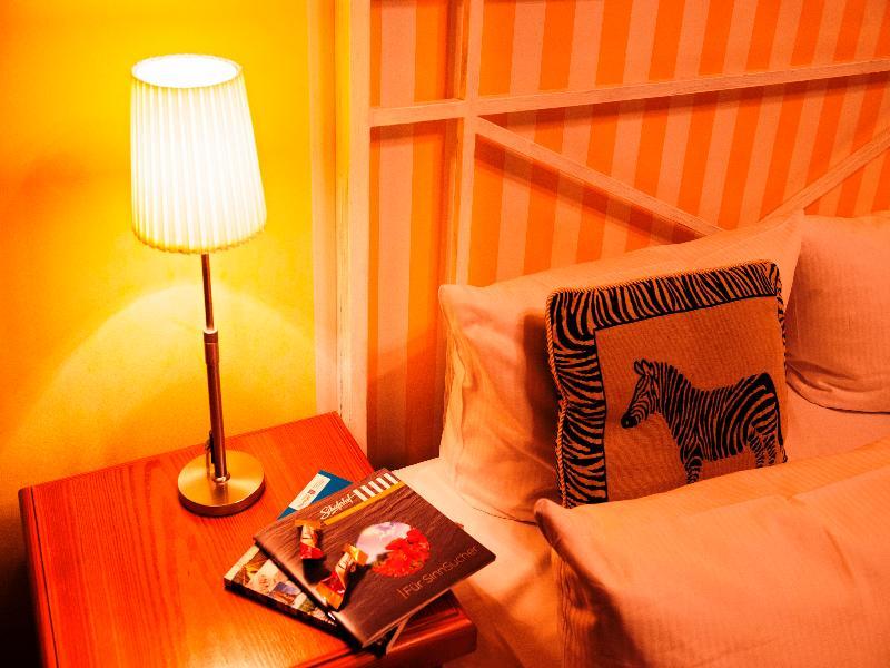 Hotel Schieferhof - Glaslust ノイウハウス・アム・レンヴェーク エクステリア 写真