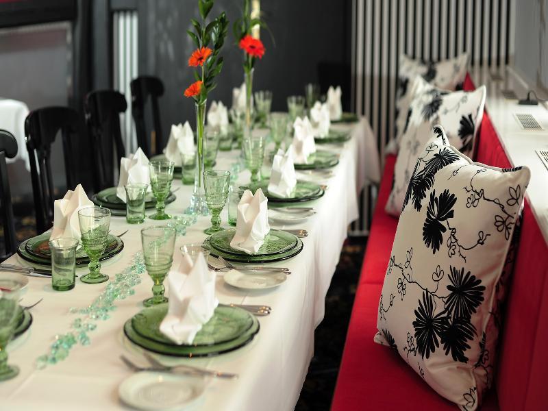 Hotel Schieferhof - Glaslust ノイウハウス・アム・レンヴェーク エクステリア 写真