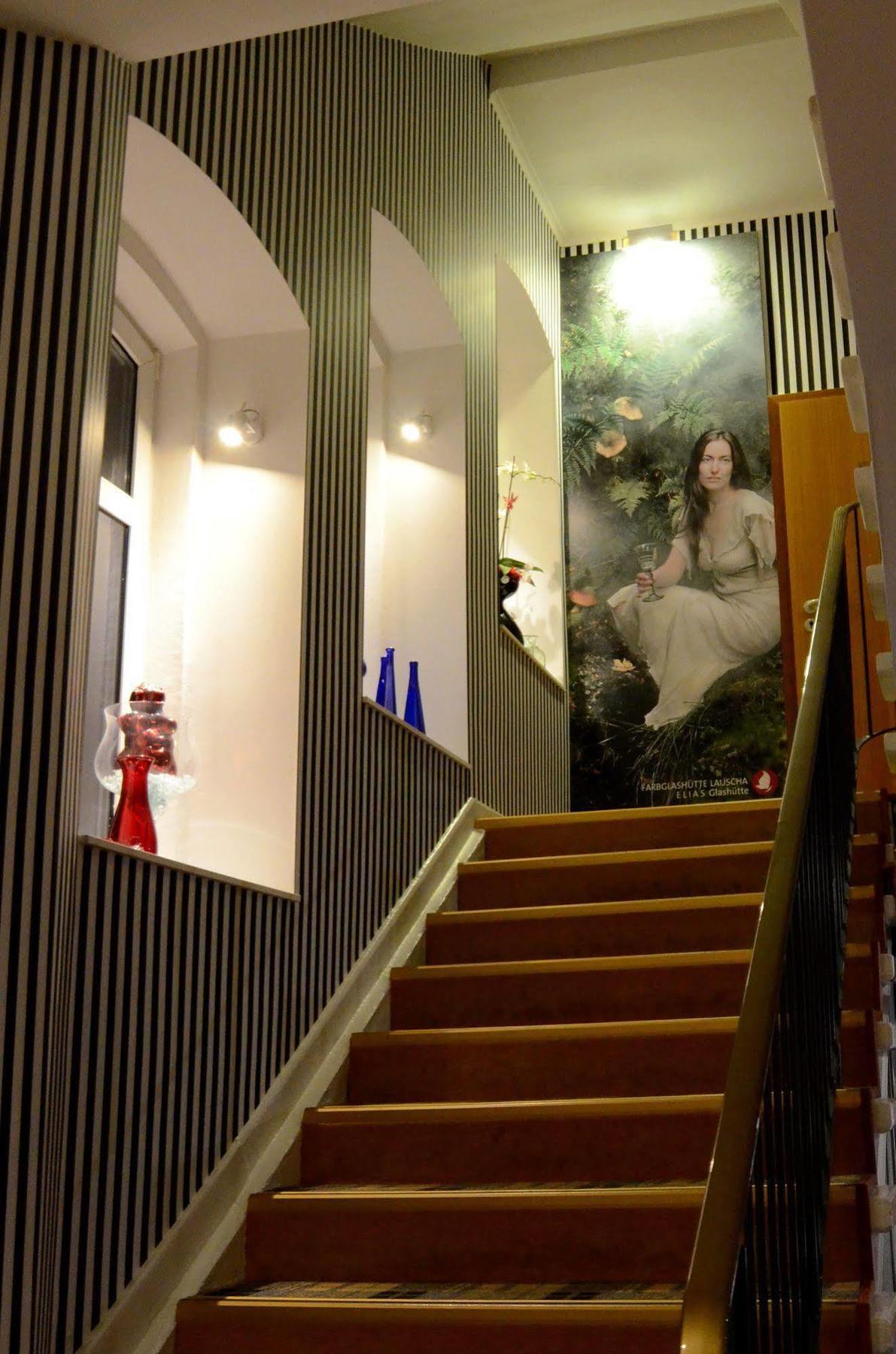 Hotel Schieferhof - Glaslust ノイウハウス・アム・レンヴェーク エクステリア 写真